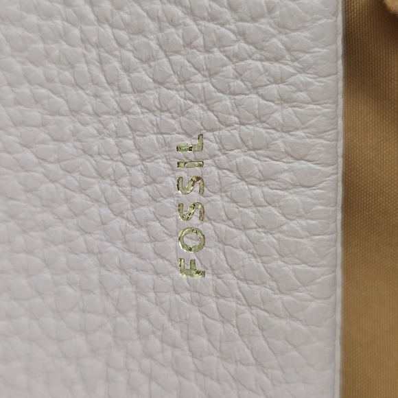 Euc fossil leather wristlet - Picture 2 of 4